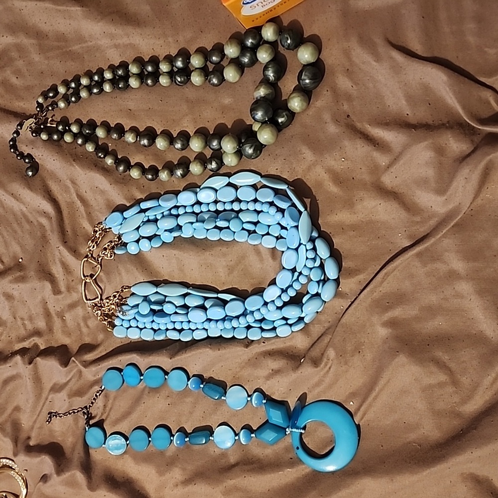 Costume Necklace (J26)